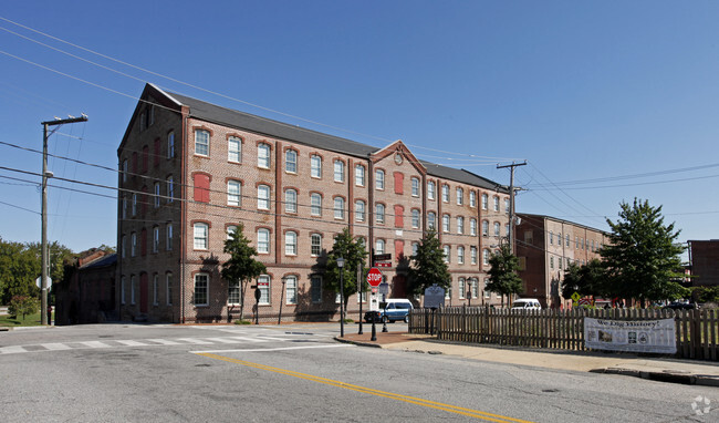 Primary Photo - Carriage House