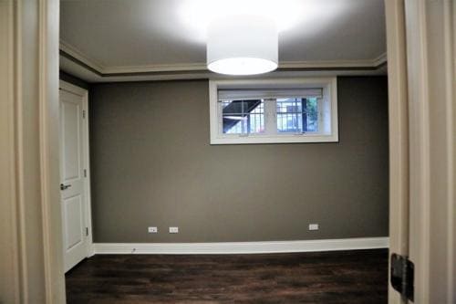 Building Photo - 2305 W Waveland Ave