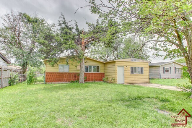 Foto del edificio - 1436 NW Ozmun Ave