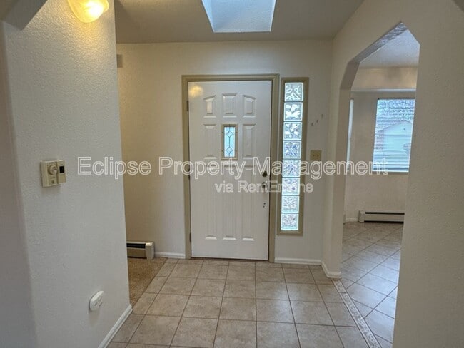 Building Photo - 637 Avalon Ct