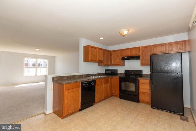 Building Photo - 128 Pony Cir