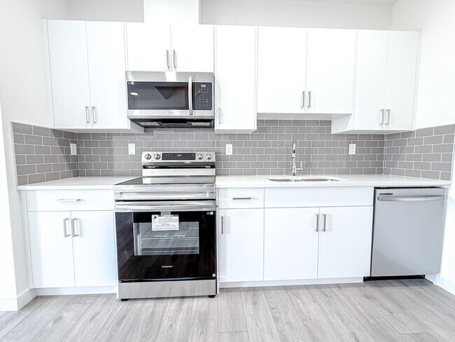 Photo du bâtiment - 7110 Keswick Dr SW