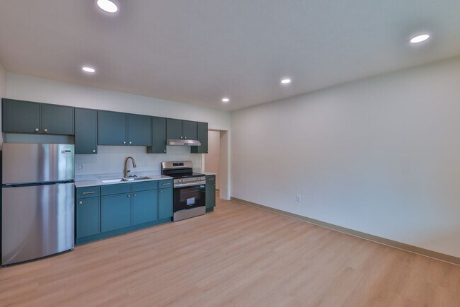 Foto del edificio - Modern Remodel with Designer Finishes | All Utilities Included