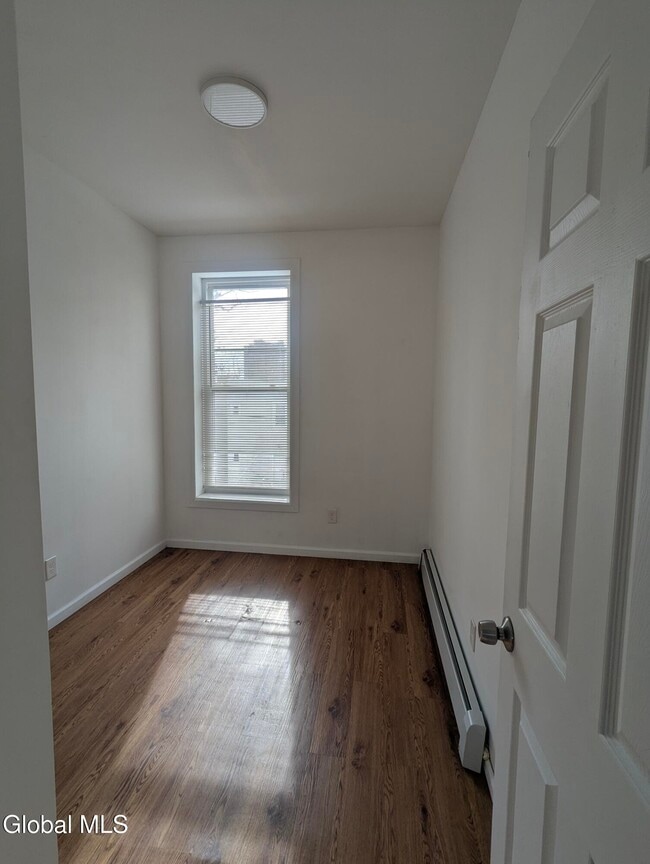 Building Photo - 370 Clinton Ave