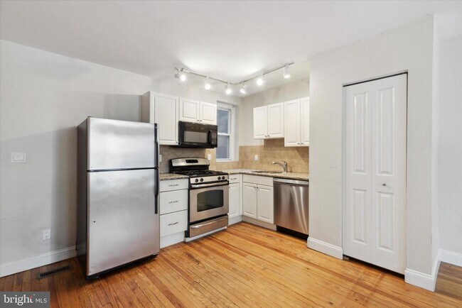 Building Photo - 750 Martin St
