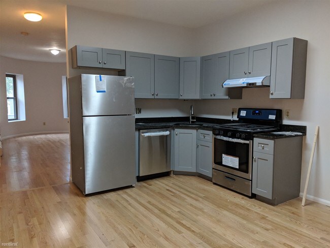 Building Photo - 2 br, 1 bath Apartment - 3146 Washington St 1