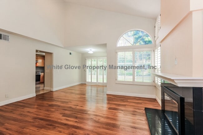 Foto del edificio - Orange Hills Remodeled 3 Bedroom Home