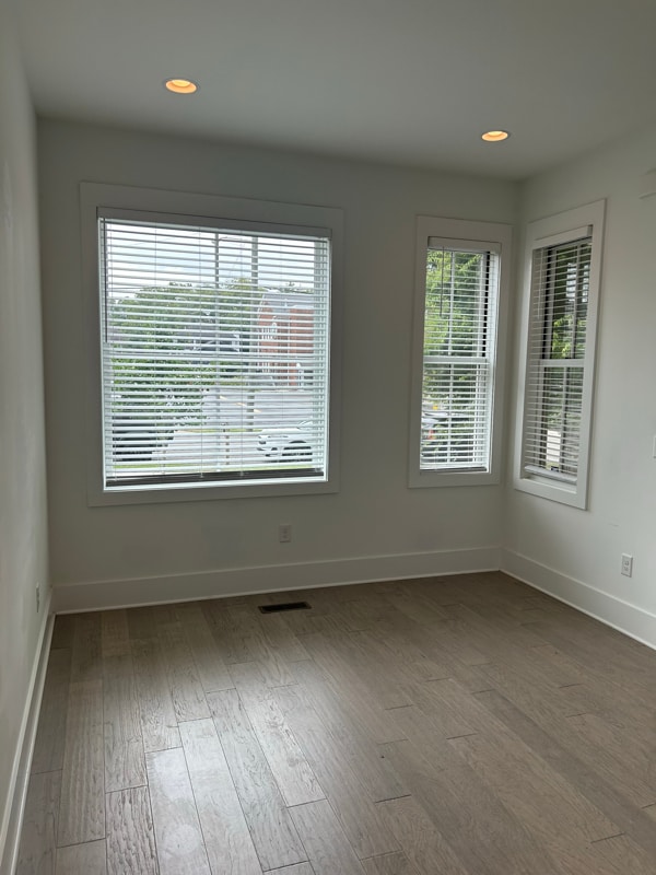 Foto del edificio - 924 Caruthers Ave