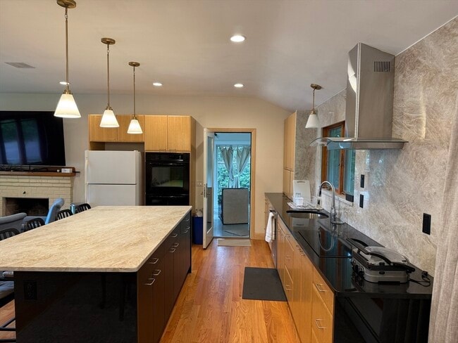 Foto del edificio - 48 Spy Pond Ln