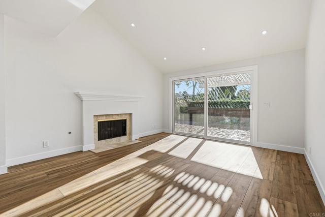 Building Photo - 819 Daphne Ct