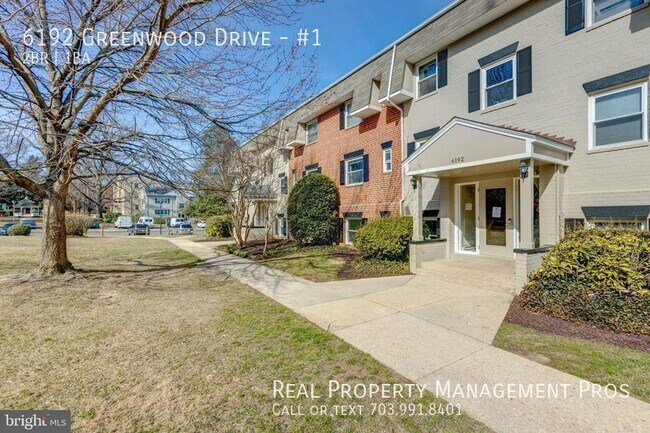 Building Photo - Beautifully Renovated Two Bed with Deck!