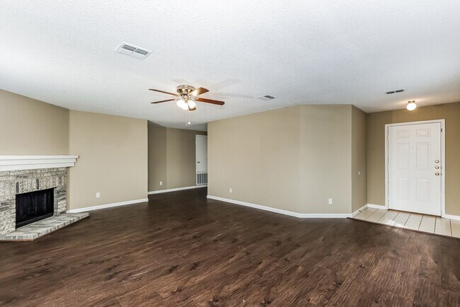 Foto del edificio - 3909 Fox Run Dr