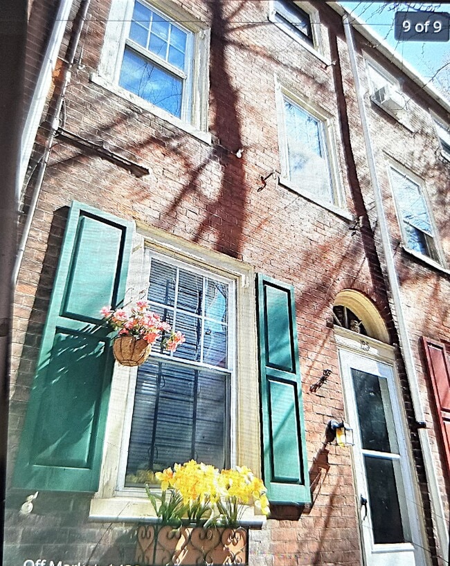 Building Photo - 123 N Mole St