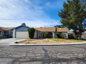 Building Photo - 1823 Niblick Cir