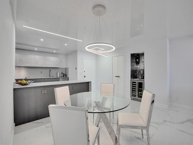 Foto del edificio - 2500 Parkview Dr