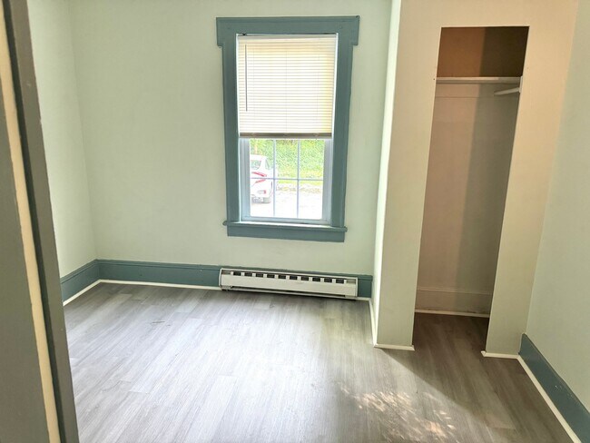Foto del edificio - 22 Maple Ln