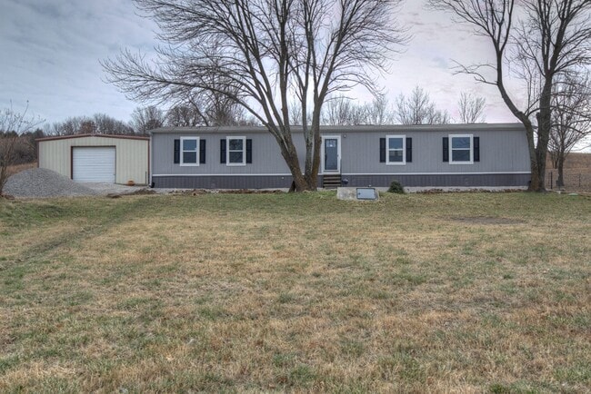 Building Photo - 6658 Bratton Rd