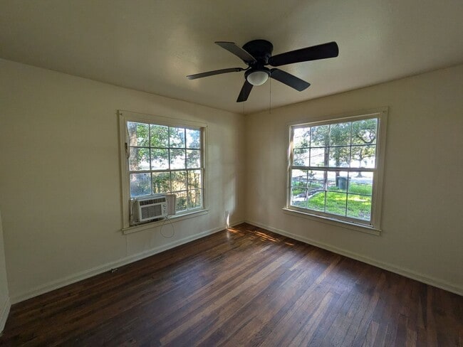 Building Photo - 305 Alabama Ave