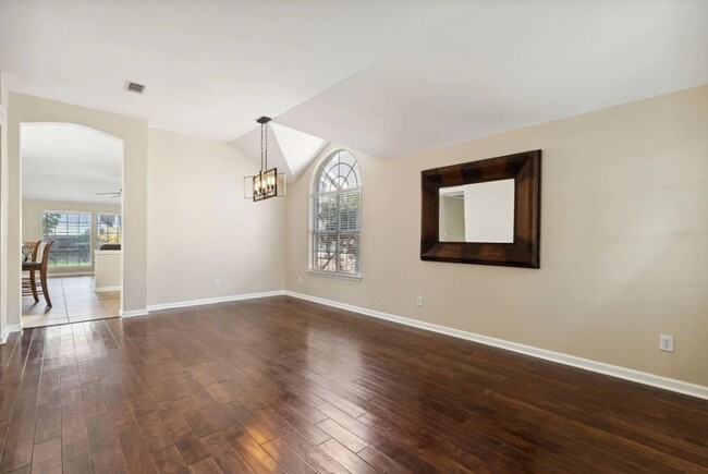 Foto del edificio - 4211 Briarbend Rd