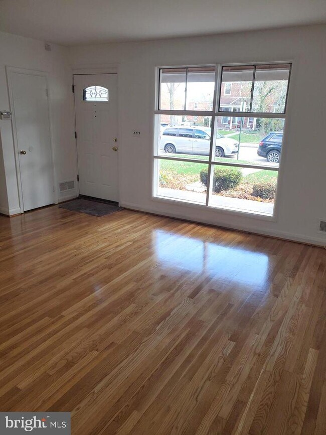 Foto del edificio - 6126 Edlynne Rd