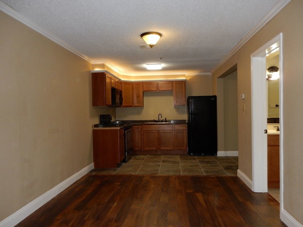 100 Calhoun Ave Unit 109, Destin, FL 32541 Room for Rent in Destin