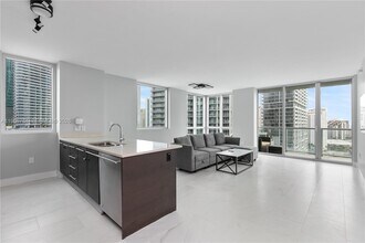 Building Photo - 500 Brickell Ave