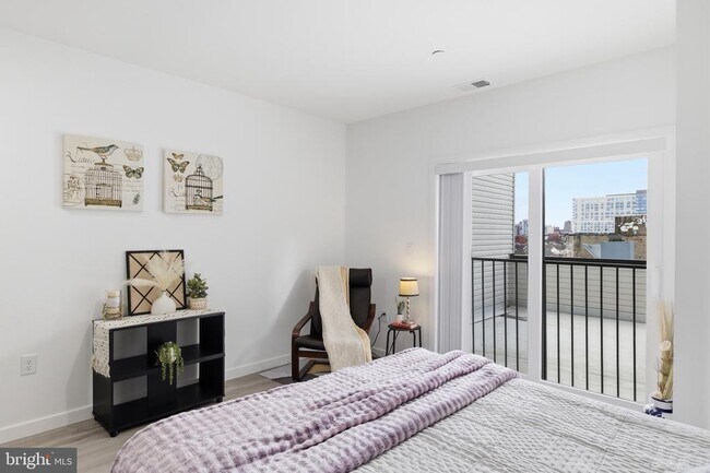 Building Photo - 915 N Broad St