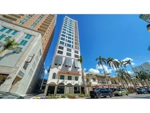 Building Photo - 33 S Palm Ave