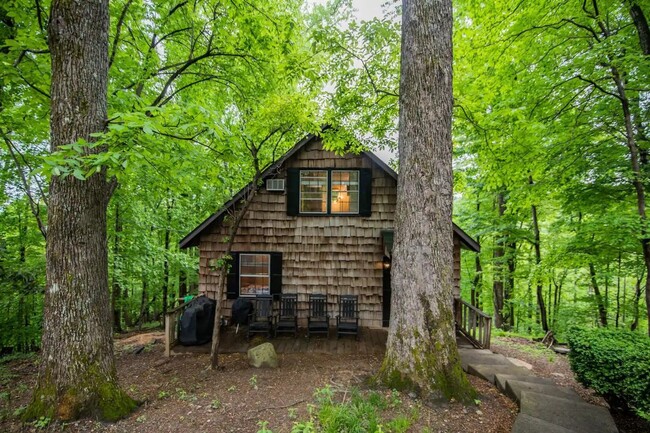 Building Photo - 132 Sassafras