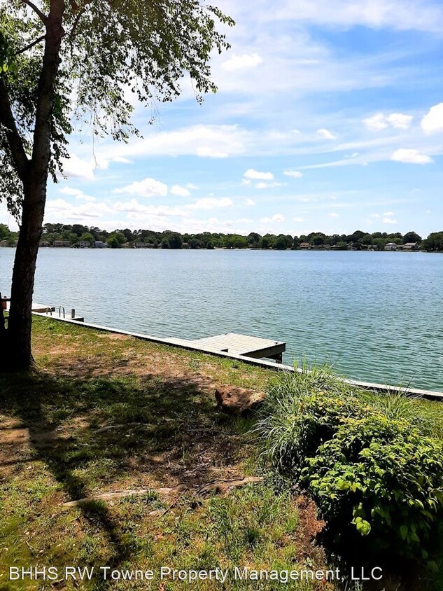 Primary Photo - 3 br, 2.5 bath House - 1740 Lake Christoph...
