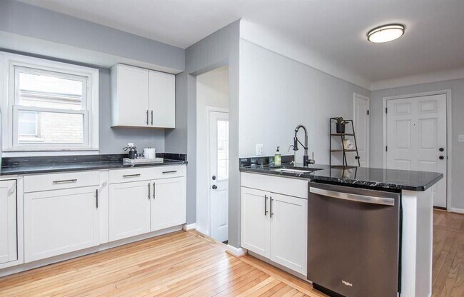 Foto del edificio - 14030 Elgin St