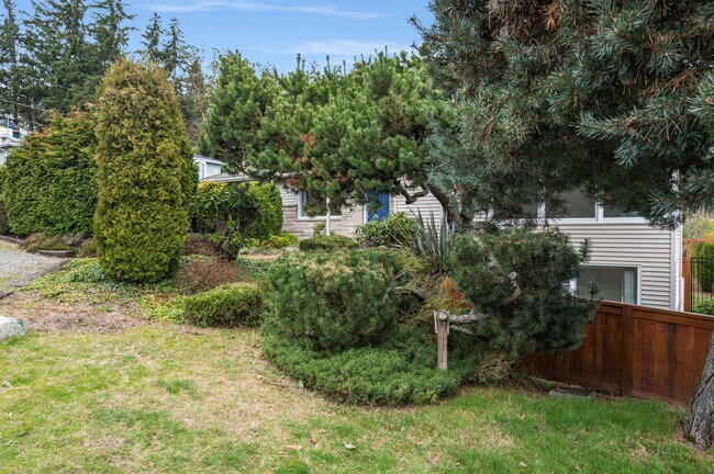Foto del edificio - 11926 28th Ave SW