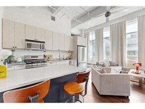 Building Photo - 700 N Washington Ave