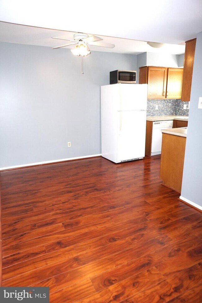 Building Photo - 12153 Chaucer Ln