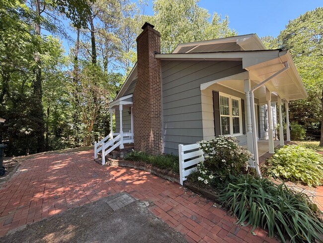 Foto del edificio - **OFFERING REFUNDABLE APPLICATION FEES & $150 MOVE IN PROMOTION** Terrific 3BD, 1.5BA North Ralei...
