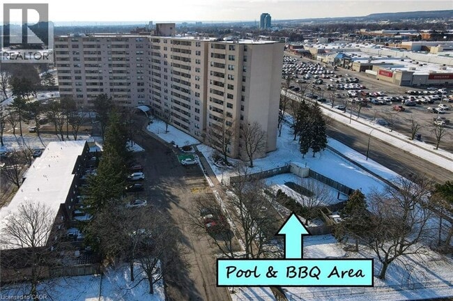 Building Photo - 700 Dynes Rd