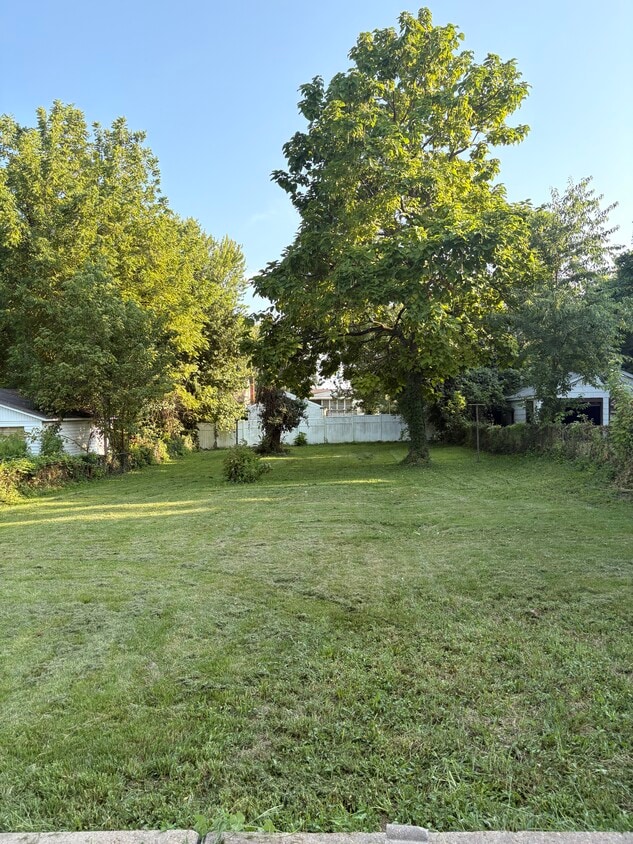 Building Photo - 214 Coburg Dr