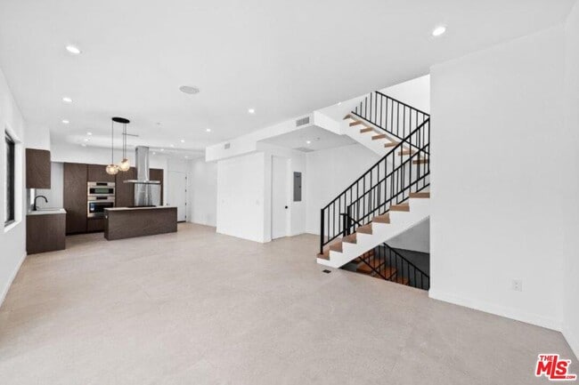 Foto del edificio - 307 N Wilton Pl