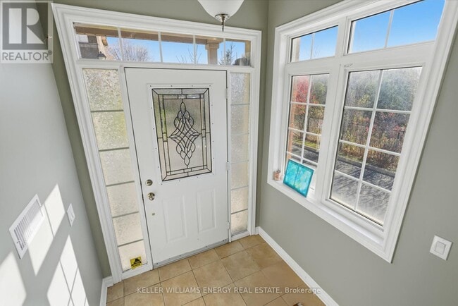 Building Photo - 18 Boone Ln