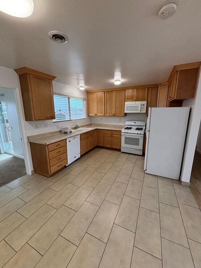 Foto del edificio - Upper Seaside four bedroom and two bath