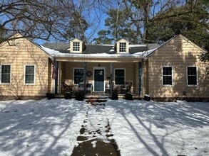 Building Photo - 114 E 12th St
