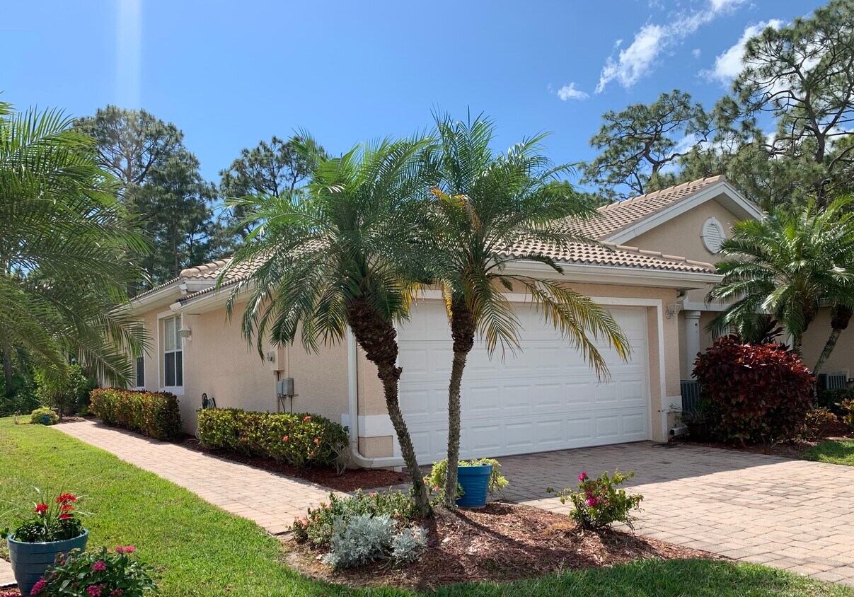 7808 Berkshire Pines Dr, Naples, FL 34104 House Rental in Naples, FL