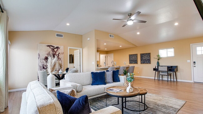 Building Photo - 10518 W Heatherbrae Dr