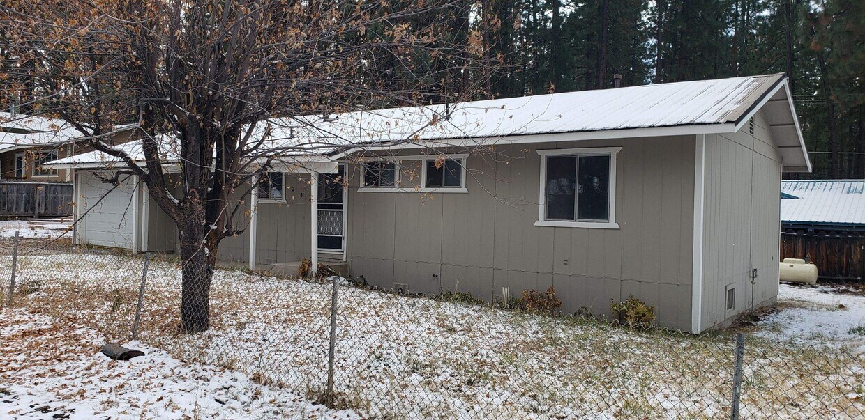 Building Photo - 285 Grizzly Way