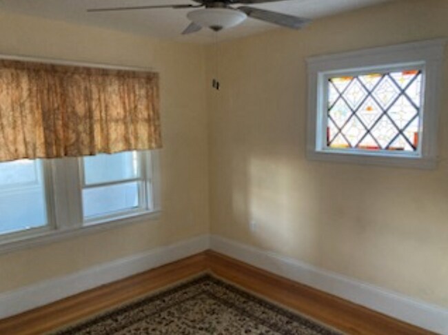 Building Photo - Brighton 3 Bed 2 Bath - September 1st