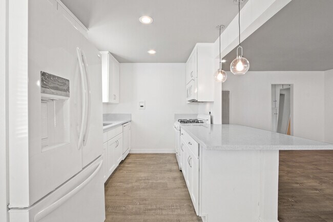 Kitchen - 14076 Springdale St