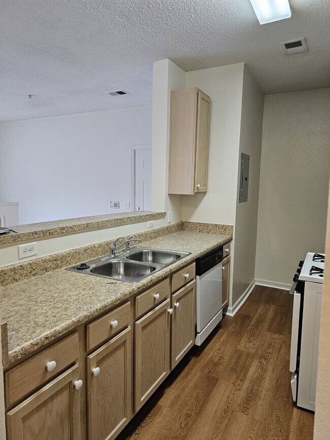 Foto del edificio - The Links Apartment Available