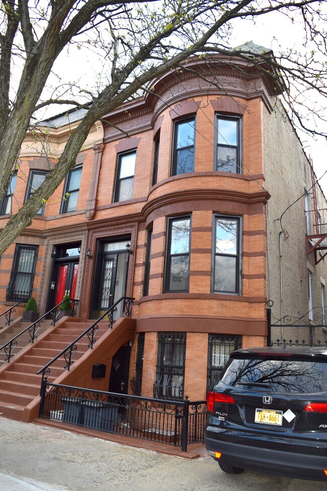 Building Photo - 769 Dawson St
