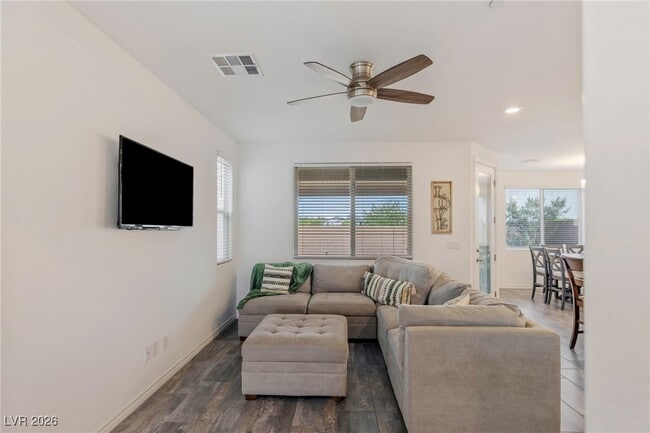 Building Photo - 976 Bluebell Brook St