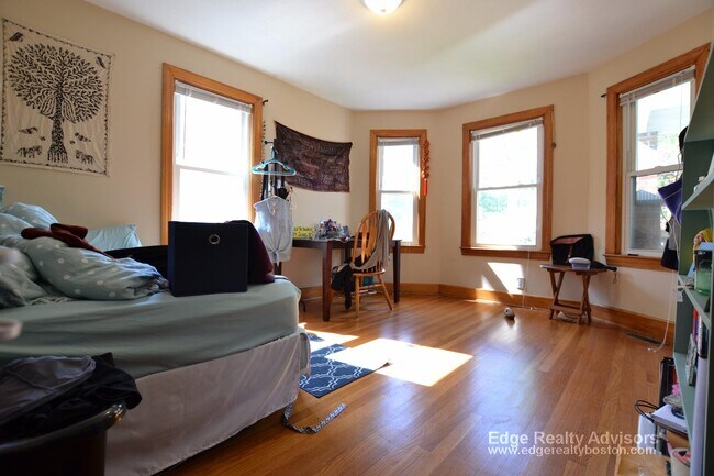 Foto del edificio - 141 Nottinghill Rd